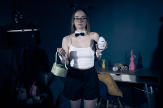 Bad Bunny Doggystyle, Stepdaughter, Stepdad